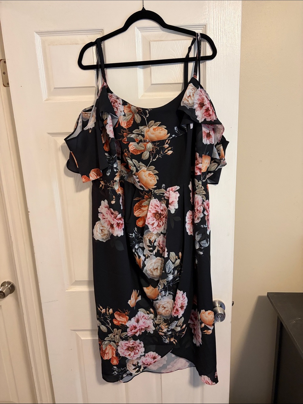 City Chic Black One-Shoulder Floral Dress with Pink & Peach Roses